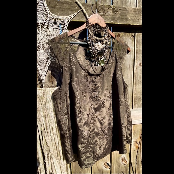 Cherry blossom Satin and Lace Bardot Bustier style Blouse - Picture 3 of 6